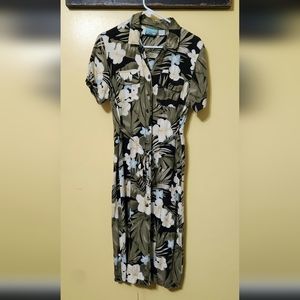 Bahama Beach green button down floral maxi dress. Size medium